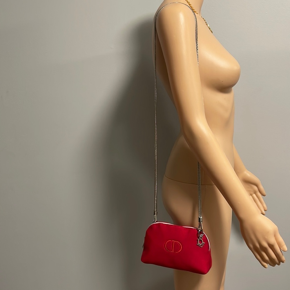 Dior red cosmetics pouch to shoulder bag - Picture 3 of 14